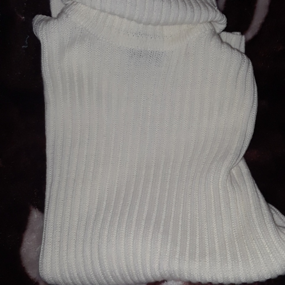 Sweater - Picture 3 of 4